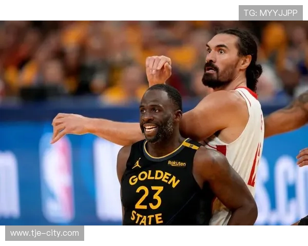 亚当斯苦撑内线拼劲十足 仅得2分却抓9篮板6前场板成关键力量 亚当斯苦撑内线拼劲十足 仅得2分却抓9篮板6前场板成关键力量